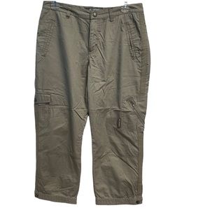 Columbia Stone Green Hiking Pants/ Capris Size 6